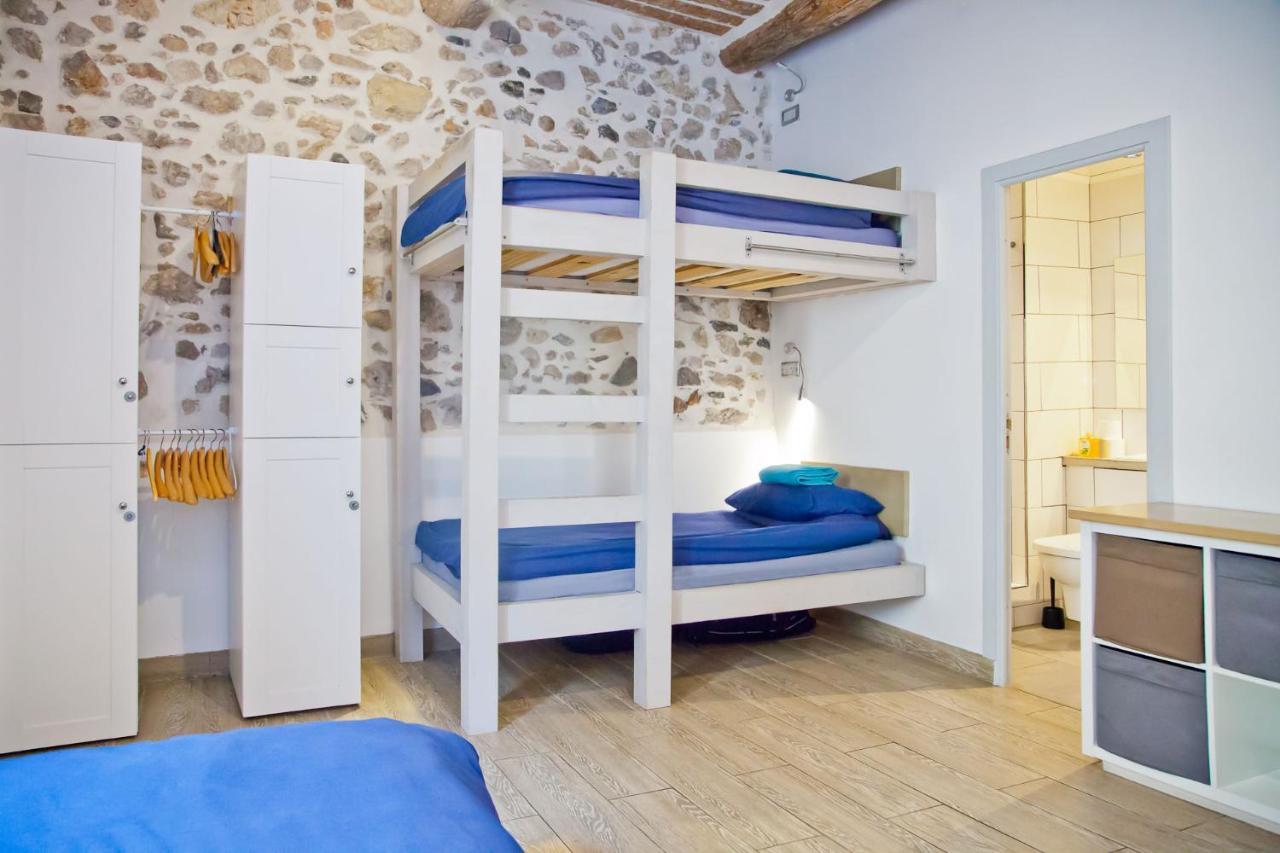 Oasis Hostel Antibes Exterior photo