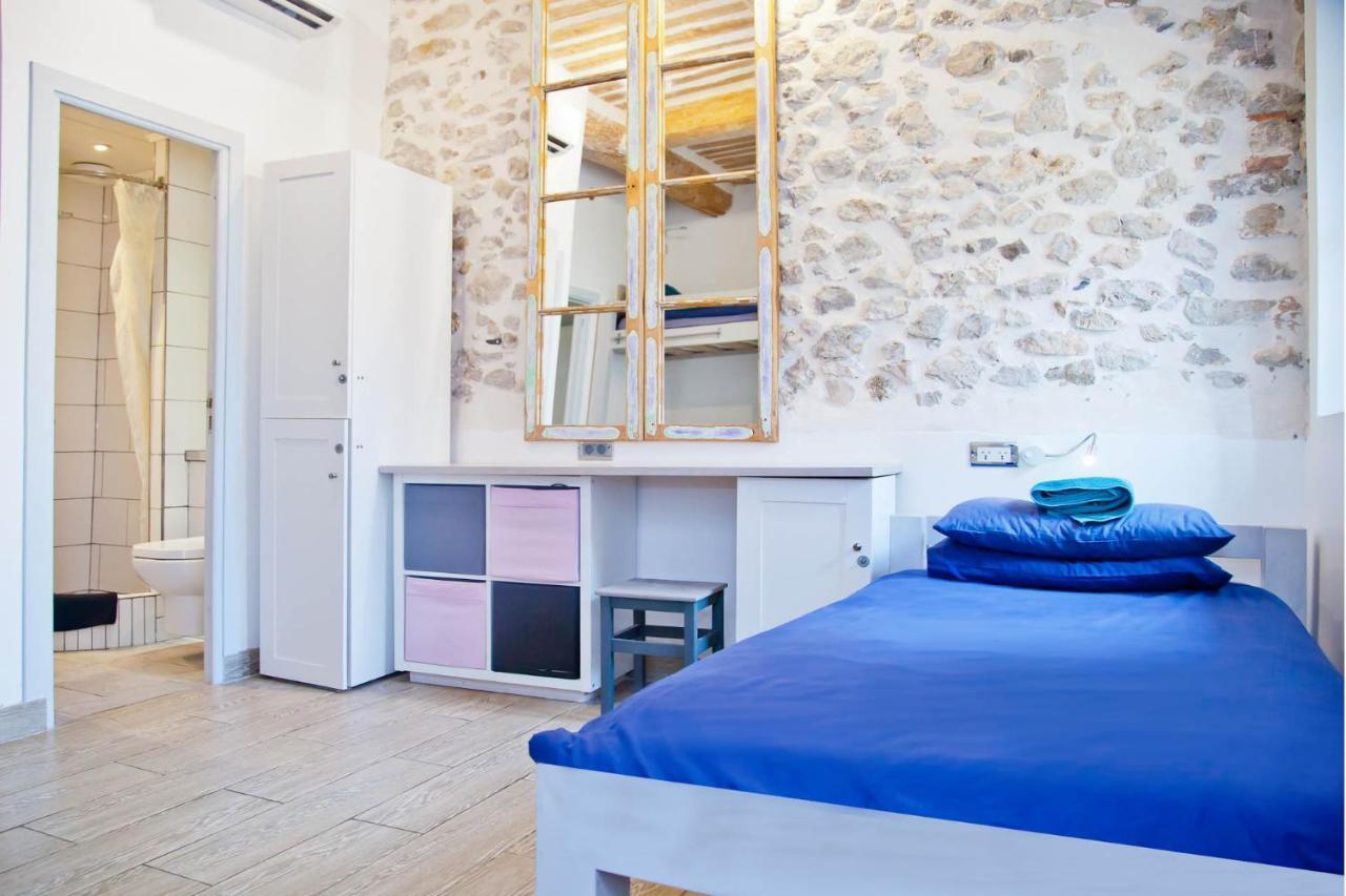 Oasis Hostel Antibes Exterior photo